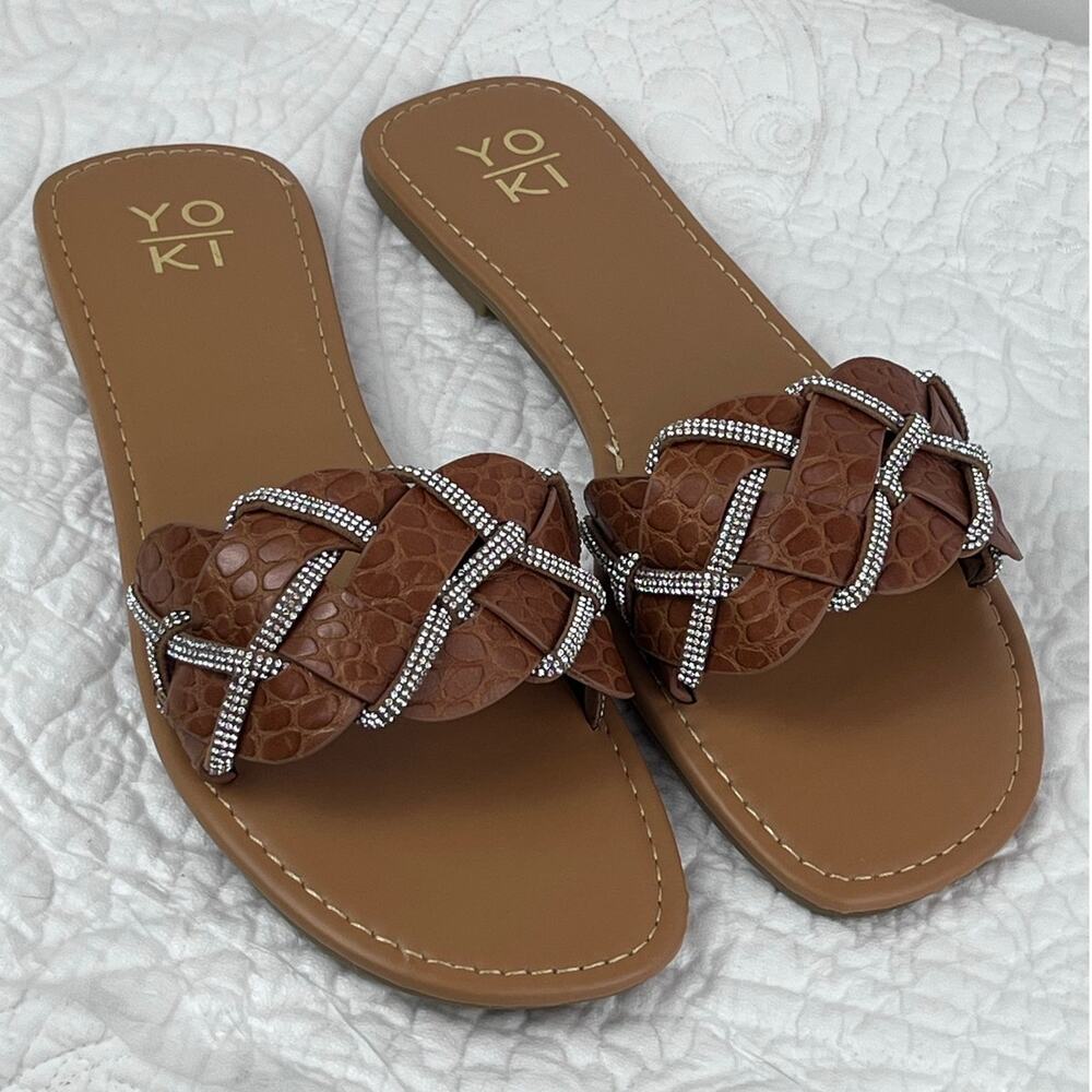 NWOB YOKI Women's Size 8.5 Tan Alabama-20 Rhinestone Sandal Vacation  NEW